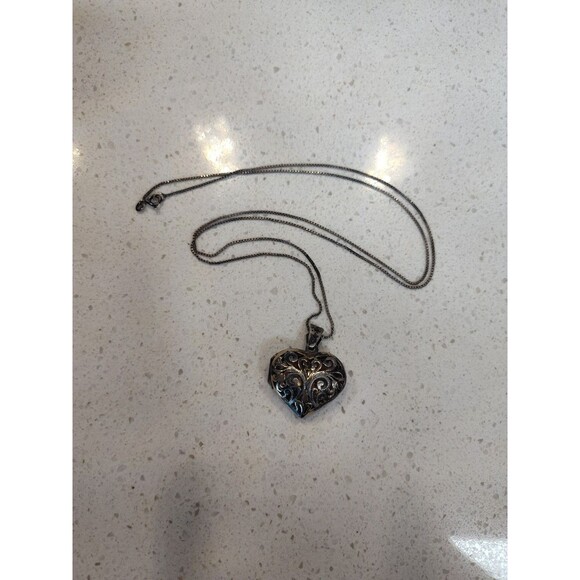 925 THM Sterling Silver Puffy Heart scrollwork  1" Locket on  24" Chain Necklace - Picture 1 of 9